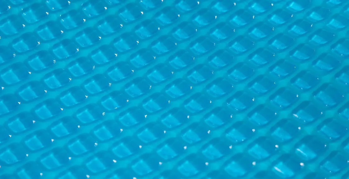 Blue cooling gel layer