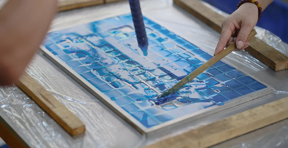 Gel layer pouring and forming process