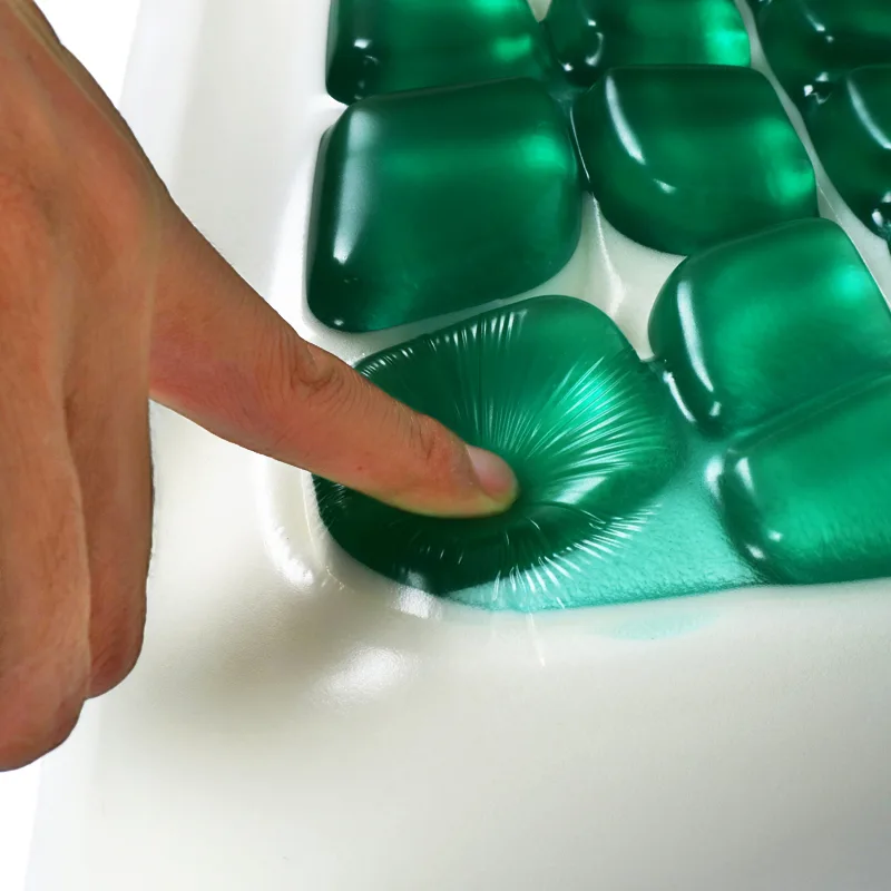 gel-pressed-by-fingers